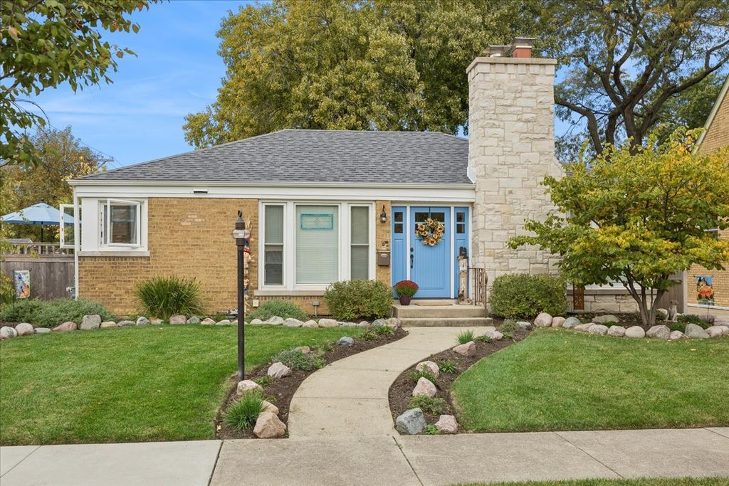 2542 S 6th Avenue, North Riverside, IL 60546 — exterior