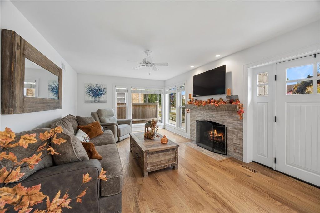 2542 S 6th Avenue, North Riverside, IL 60546 — photo 3