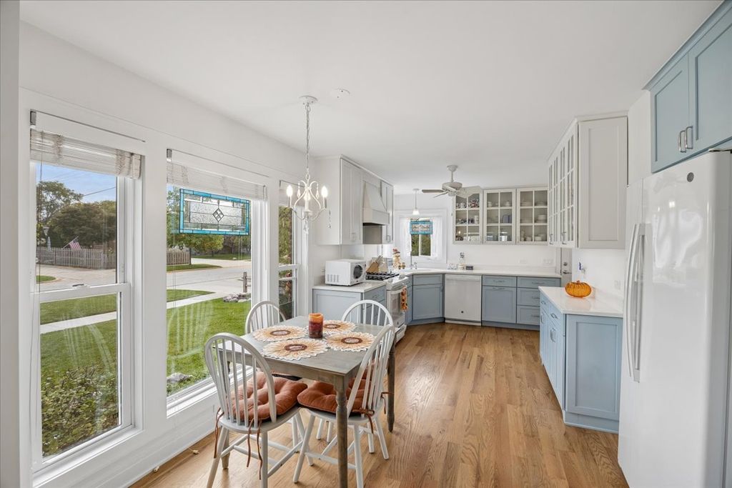 2542 S 6th Avenue, North Riverside, IL 60546 — photo 5