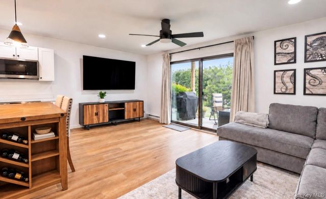 1 Anchorage way 1101, Freeport, NY 11520