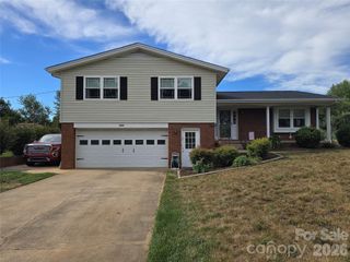 5760 Valley Field Road, Hickory, NC 28602