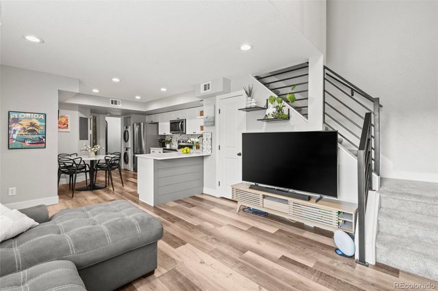 932 S Dearborn Way 11, Aurora, CO 80012