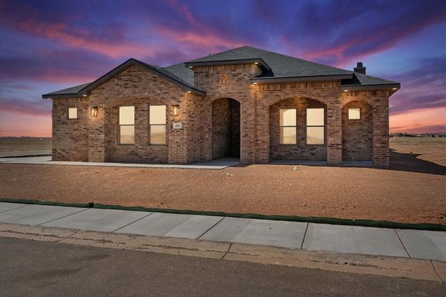 3213 Tractor Avenue, Wolfforth, TX 79382