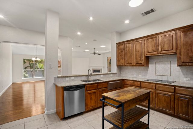 130 Grassmarket, San Antonio, TX 78259