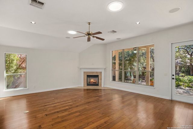 130 Grassmarket, San Antonio, TX 78259