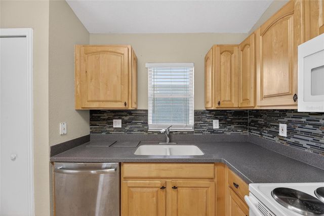 140 LOOKOUT DRIVE, Apollo Beach, FL 33572