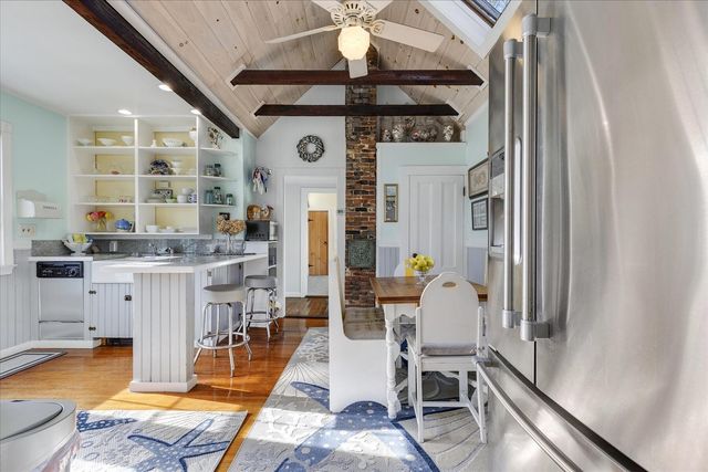 125 Sea Street, Hyannis, MA 02601