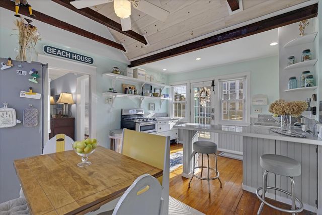 125 Sea Street, Hyannis, MA 02601