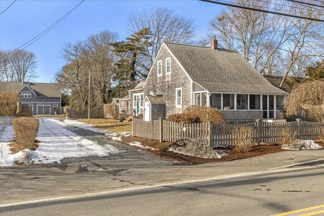 125 Sea Street, Hyannis, MA 02601
