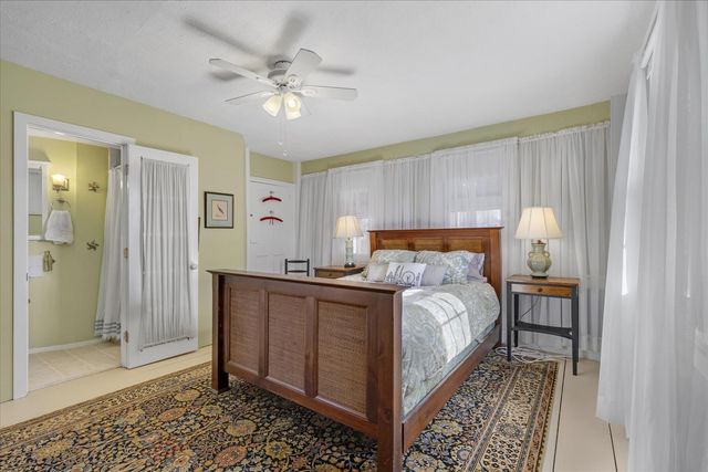 125 Sea Street, Hyannis, MA 02601