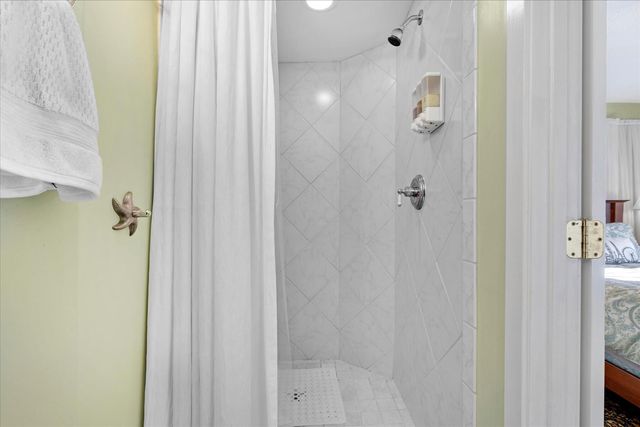 125 Sea Street, Hyannis, MA 02601