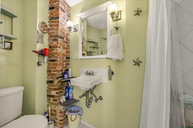 125 Sea Street, Hyannis, MA 02601