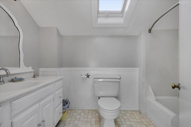 125 Sea Street, Hyannis, MA 02601