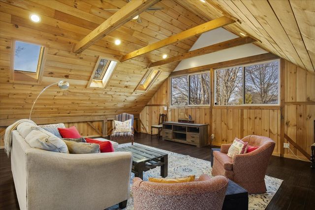 125 Sea Street, Hyannis, MA 02601