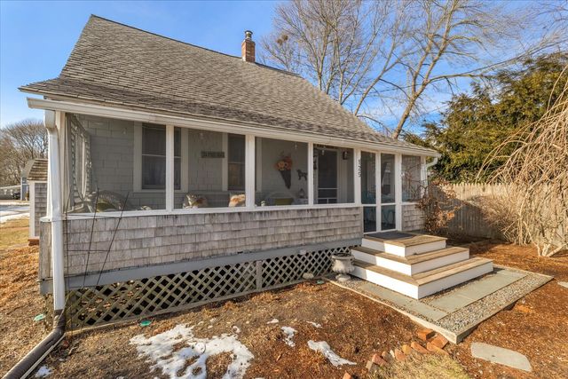 125 Sea Street, Hyannis, MA 02601