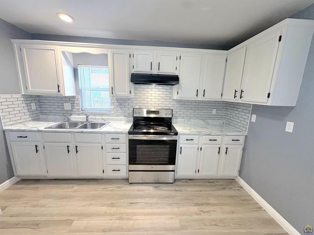 619 SW Buchanan ST, Topeka, KS 66606