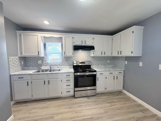 619 SW Buchanan ST, Topeka, KS 66606