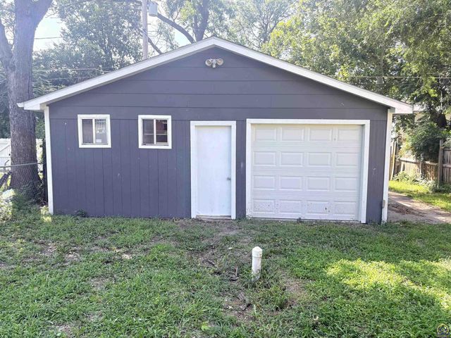 619 SW Buchanan ST, Topeka, KS 66606