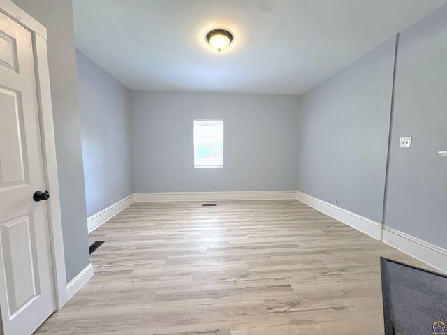 619 SW Buchanan ST, Topeka, KS 66606