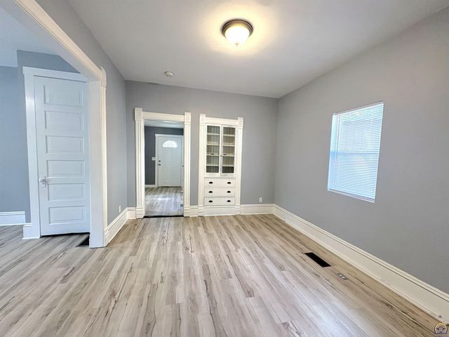 619 SW Buchanan ST, Topeka, KS 66606