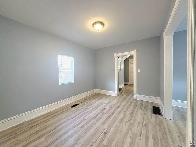 619 SW Buchanan ST, Topeka, KS 66606
