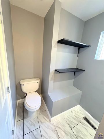 619 SW Buchanan ST, Topeka, KS 66606