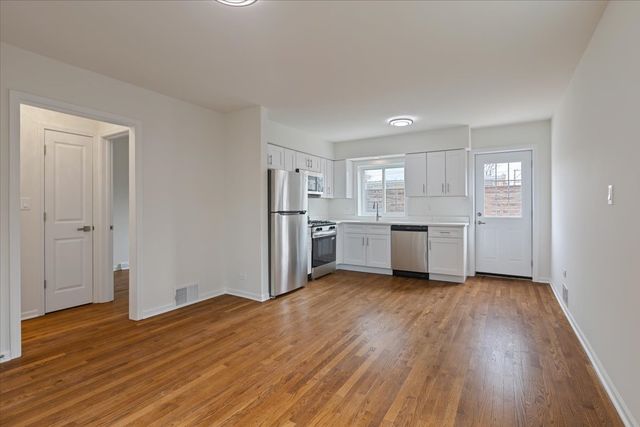 6745 N Saint Louis Avenue, Lincolnwood, IL 60712