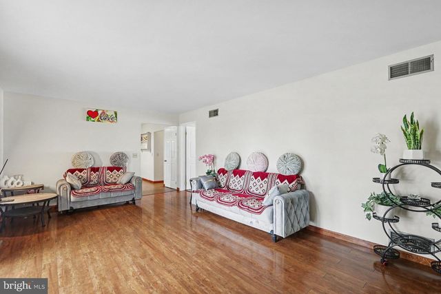 113 KINGS MILL CT, Harrisburg, PA 17110