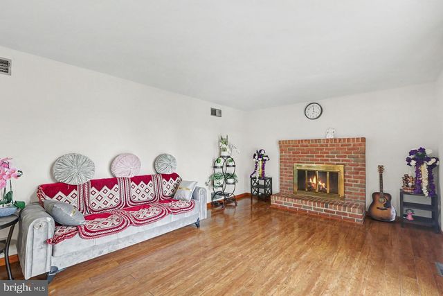 113 KINGS MILL CT, Harrisburg, PA 17110