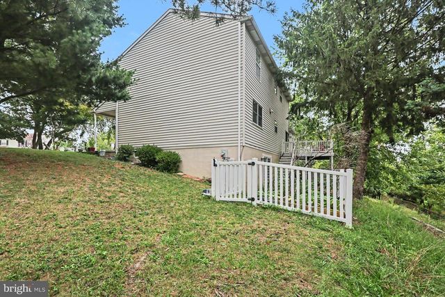 113 KINGS MILL CT, Harrisburg, PA 17110