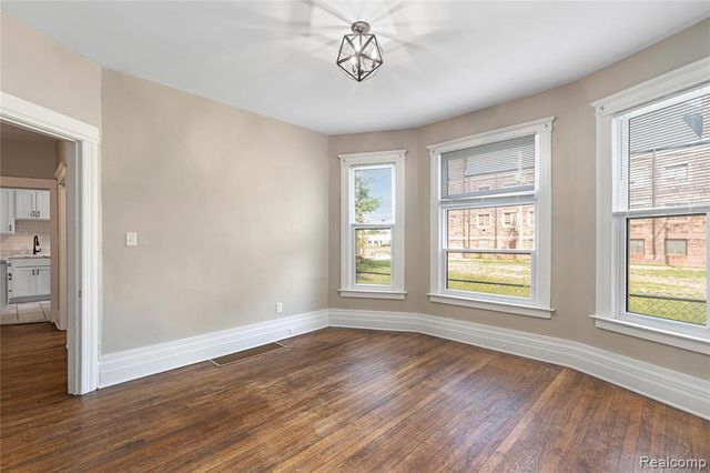 66 W Philadelphia Street, Detroit, MI 48202