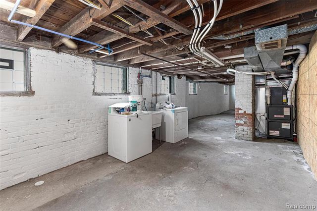 66 W Philadelphia Street, Detroit, MI 48202
