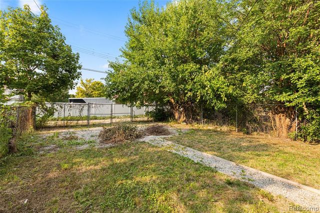 66 W Philadelphia Street, Detroit, MI 48202