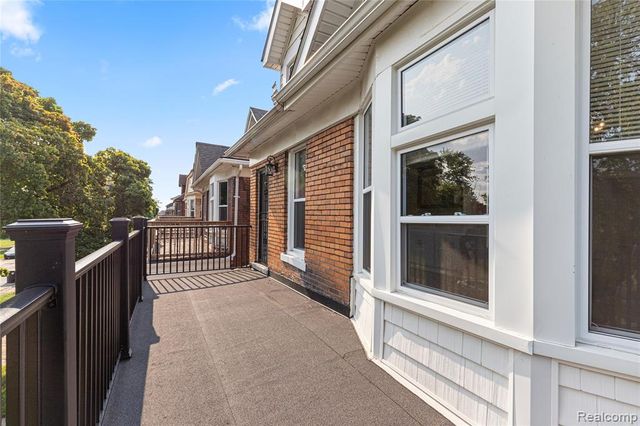 66 W Philadelphia Street, Detroit, MI 48202