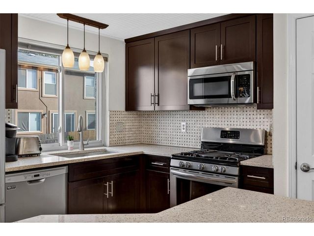 8096 Lee Ct, Arvada, CO 80005