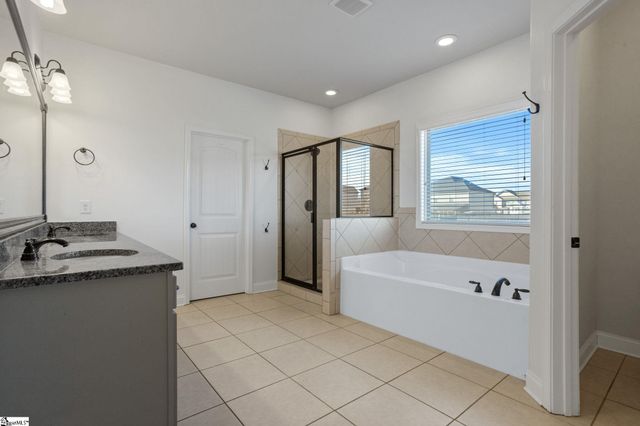 14 Foxmoor Court, Simpsonville, SC 29680