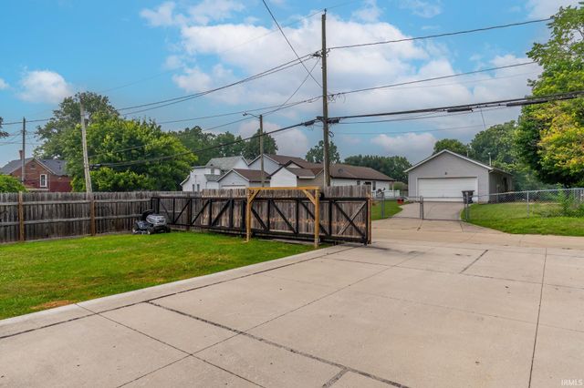929 E Berry Street, Fort Wayne, IN 46803