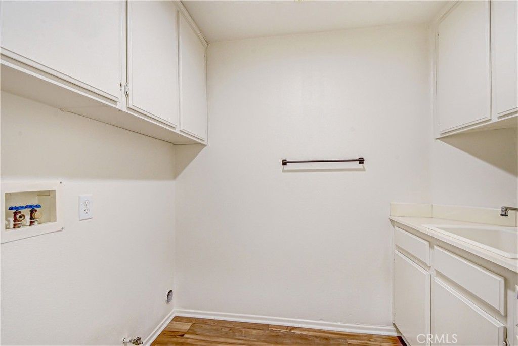 Image 10 of property listing at 1051 Winthrop Drive, Corona, CA 92882