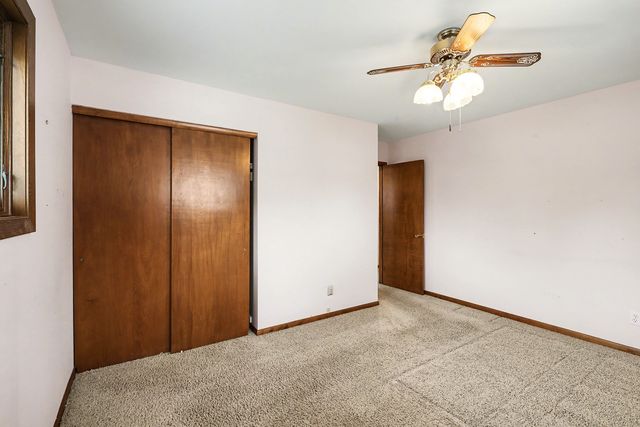 305 E 2nd Street, Pella, IA 50219