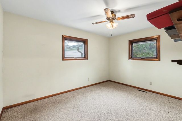 305 E 2nd Street, Pella, IA 50219