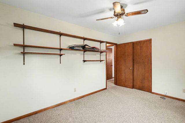 305 E 2nd Street, Pella, IA 50219