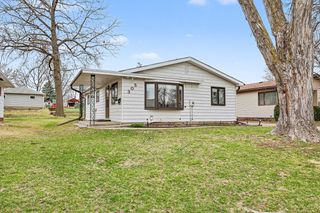 305 E 2nd Street, Pella, IA 50219