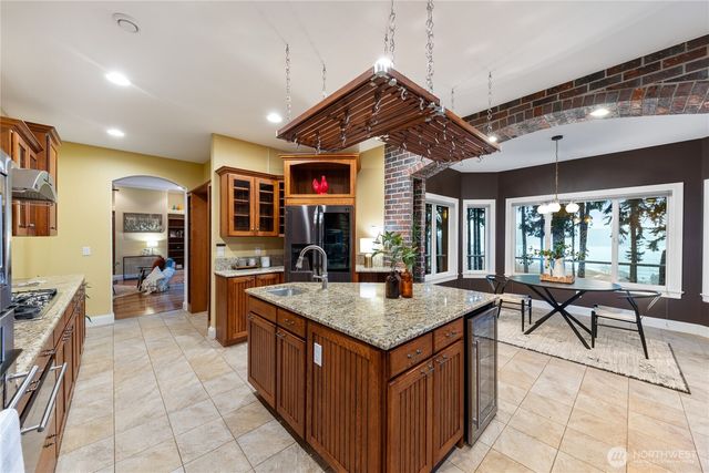 6608 Ivy Street, Anacortes, WA 98221