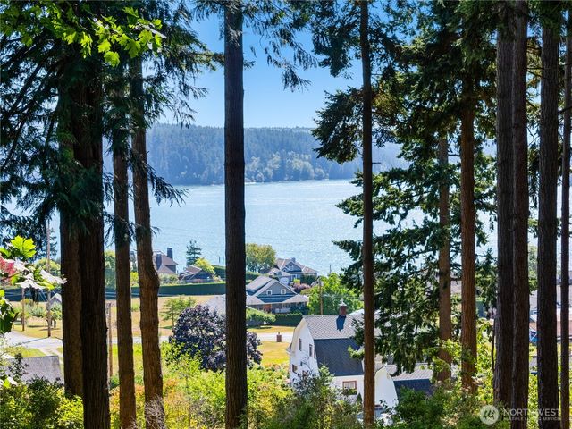 6608 Ivy Street, Anacortes, WA 98221