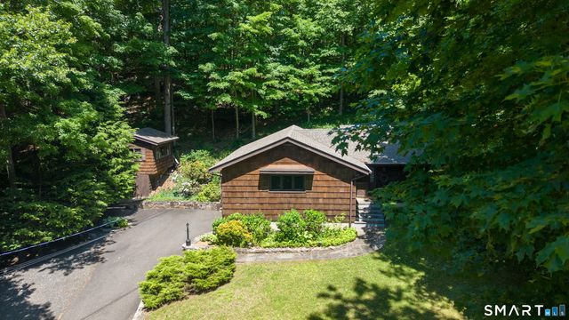 11 Wicks Manor Drive, Danbury, CT 06810