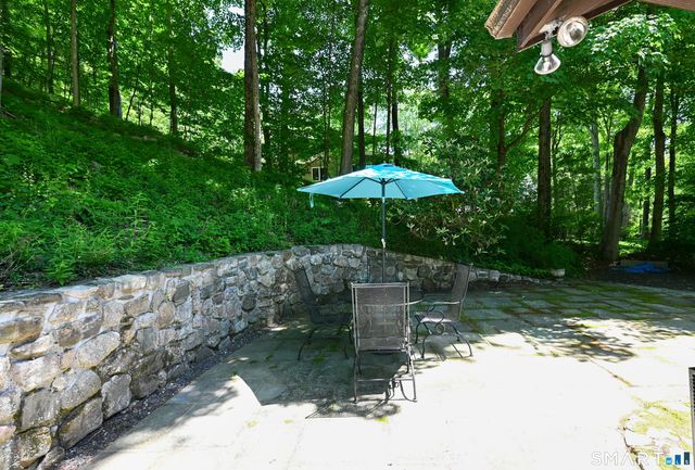 11 Wicks Manor Drive, Danbury, CT 06810
