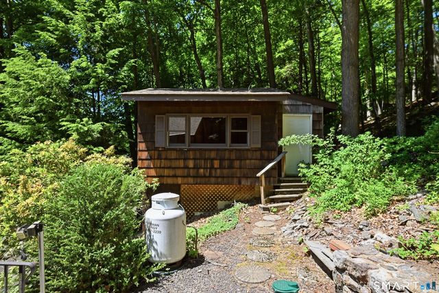 11 Wicks Manor Drive, Danbury, CT 06810