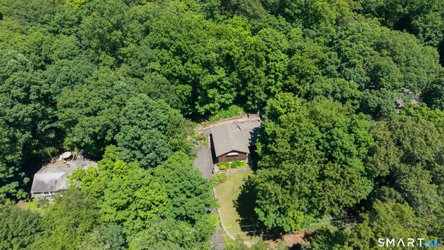 11 Wicks Manor Drive, Danbury, CT 06810