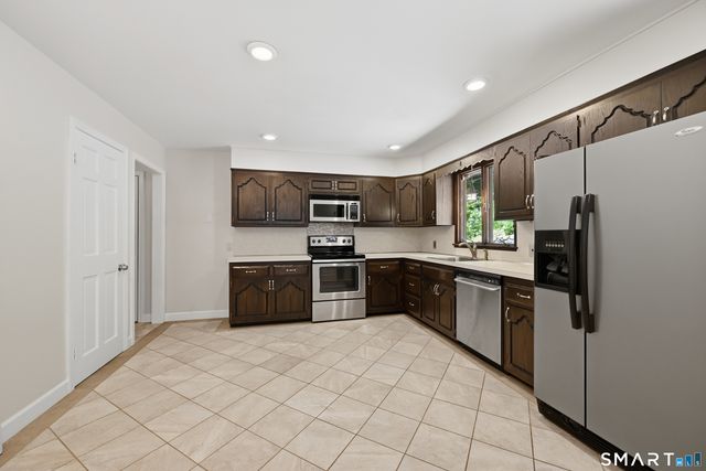 11 Wicks Manor Drive, Danbury, CT 06810
