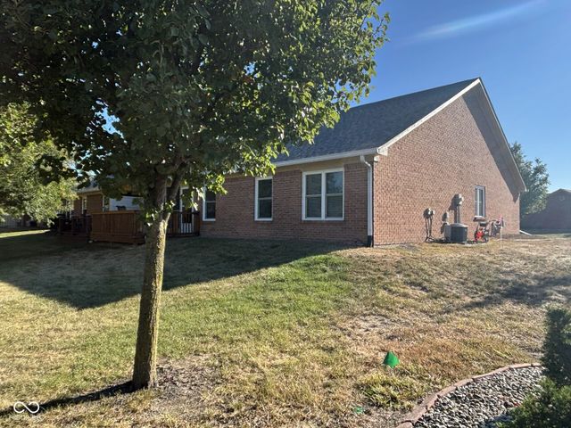 304 Lakewood Court, Avon, IN 46123